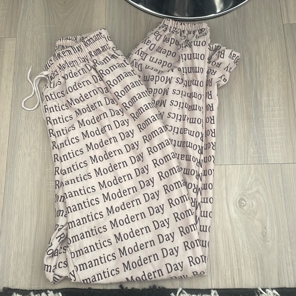 TRENDY MODERN DAY ROMANTICS PANTS